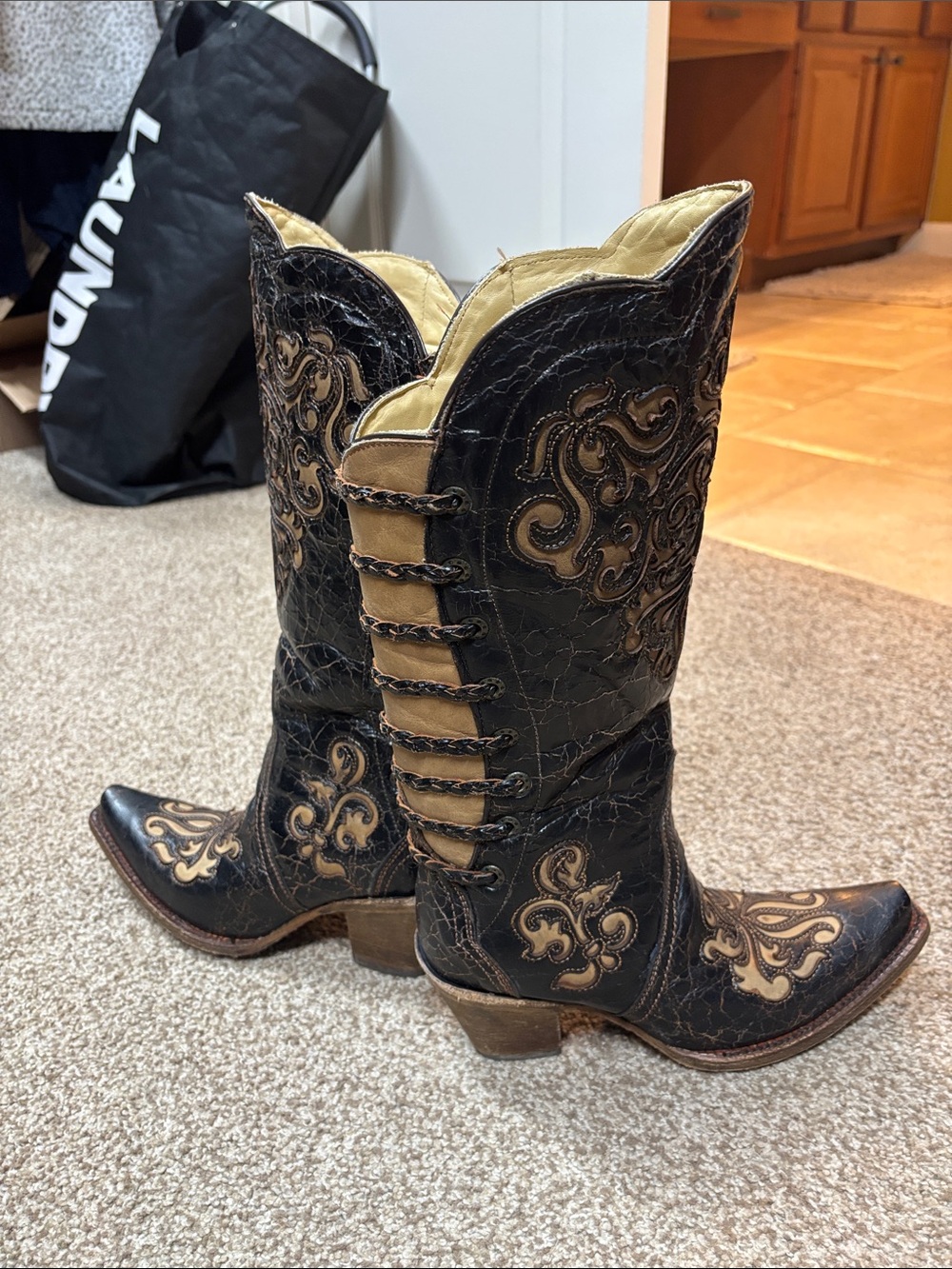 Corral Boots Embroidered Black and Tan Knee-High Heeled Snip Toe Boots - 7.5 - Picture 3 of 14